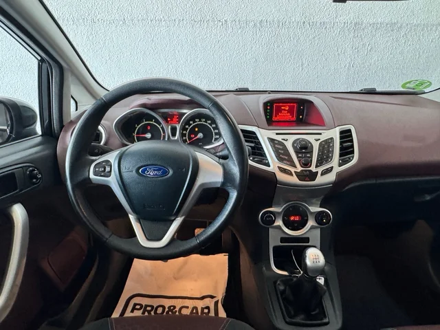 FORD Fiesta 1.4 Titanium