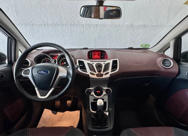 FORD Fiesta 1.4 Titanium