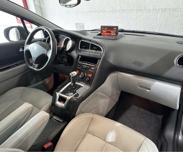 PEUGEOT 5008 7 PLAZAS