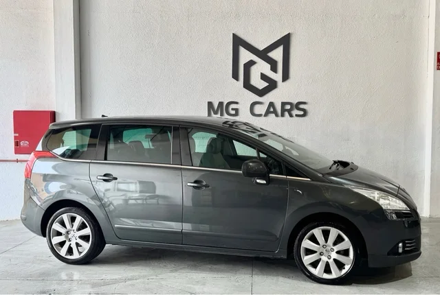 PEUGEOT 5008 7 PLAZAS