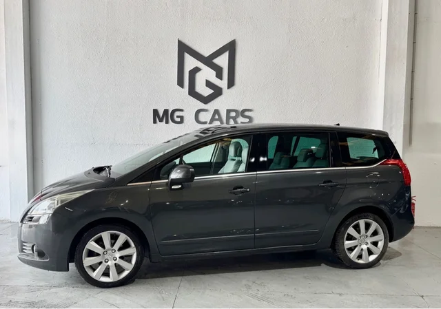PEUGEOT 5008 7 PLAZAS
