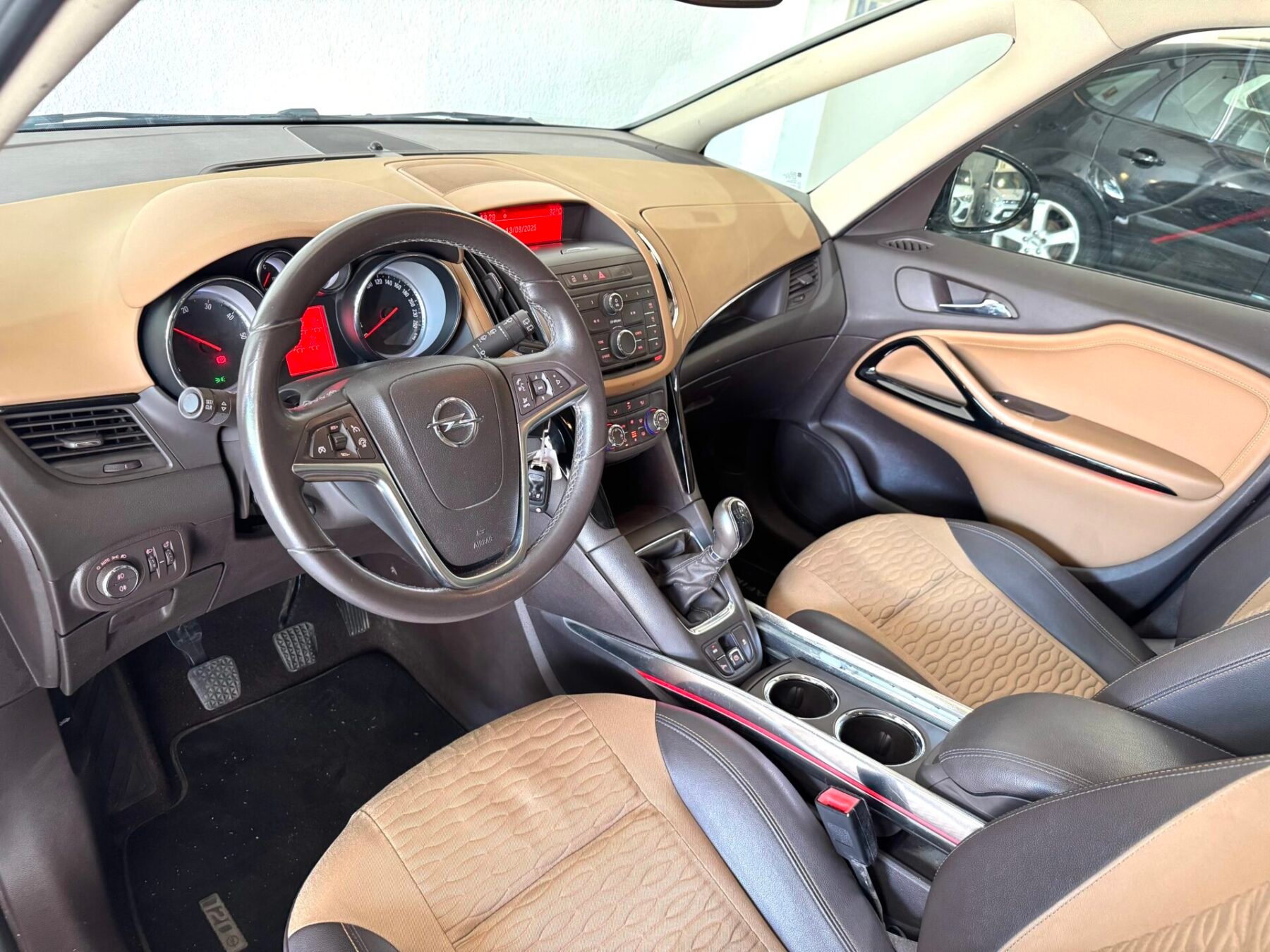 OPEL Zafira Tourer 1.6 DPF Excellence