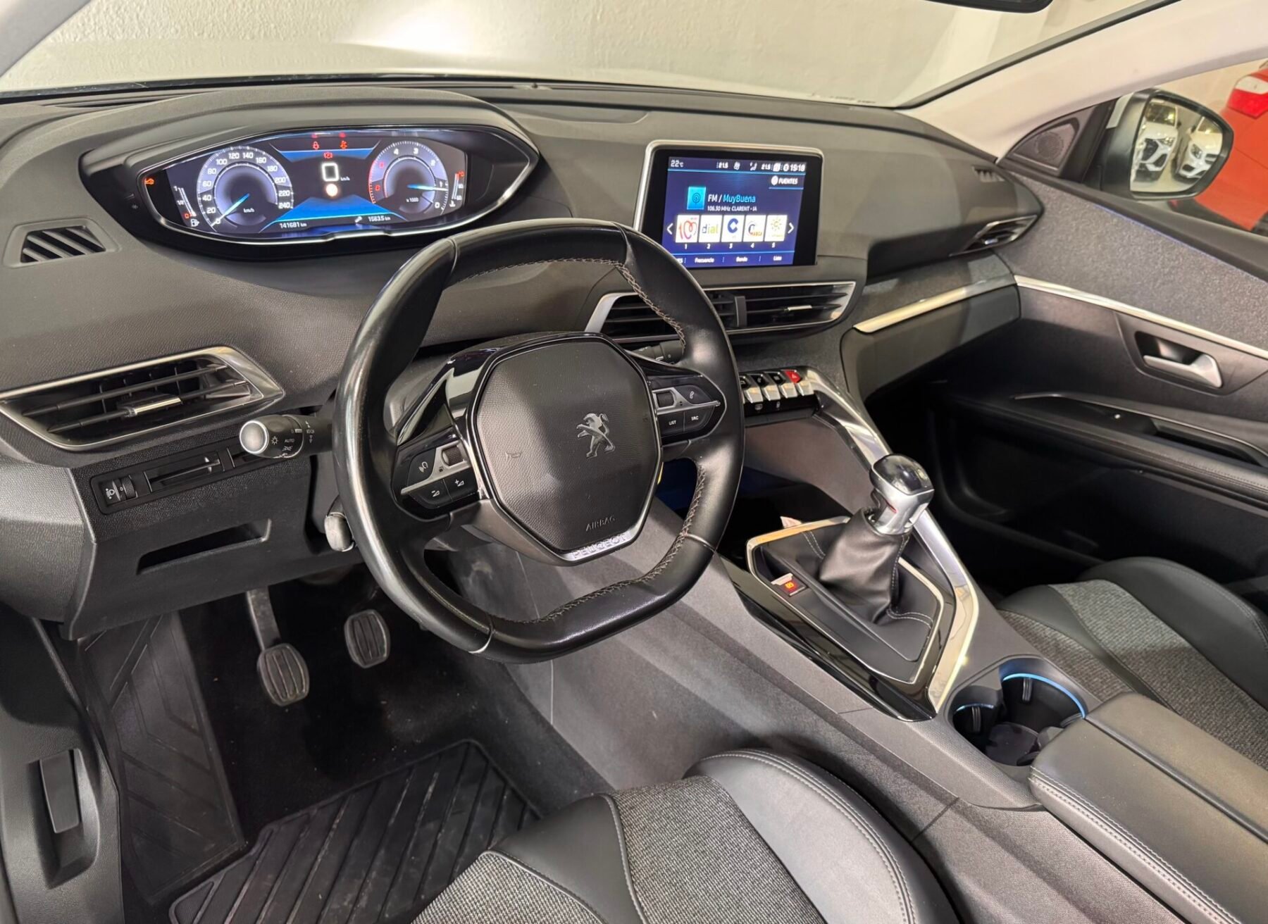 PEUGEOT 3008 1.5 BLUEHDI