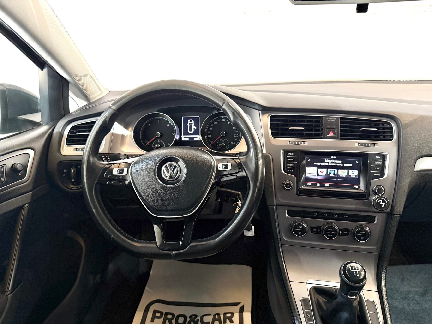 VOLKSWAGEN Golf VII BlueMotion